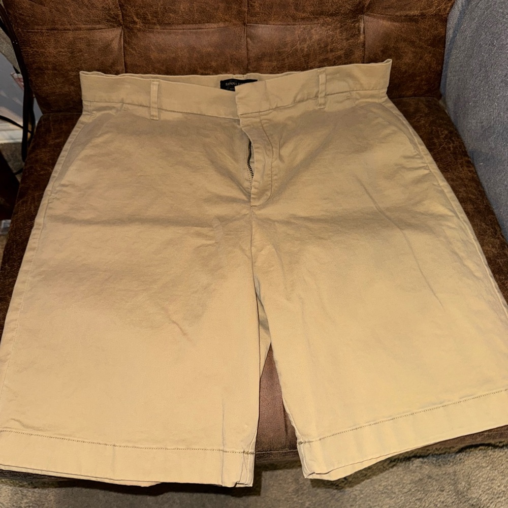 Banana Republic Authentic Chino Tan Bermuda Shorts Wms Size 14